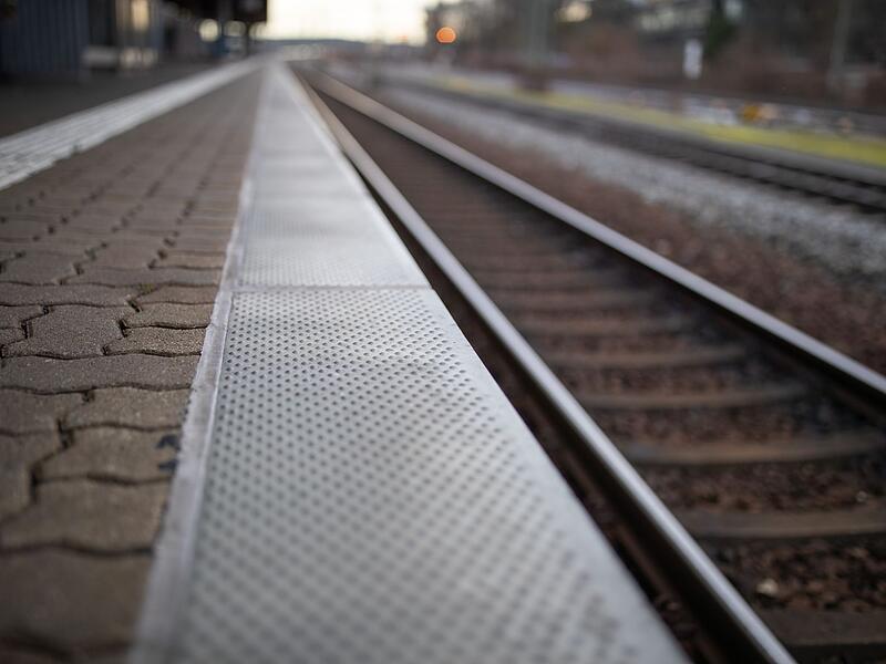 S-Bahn-Verkehr lahmgelegt S-Bahn-Verkehr lahmgelegt