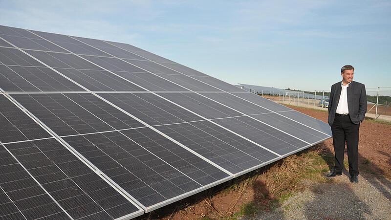 Im September 2023 hat Ministerpräsident Markus Söder den Solarpark in Bundorf eingeweiht. Im September 2023 hat Ministerpräsident Markus Söder den Solarpark in Bundorf eingeweiht.