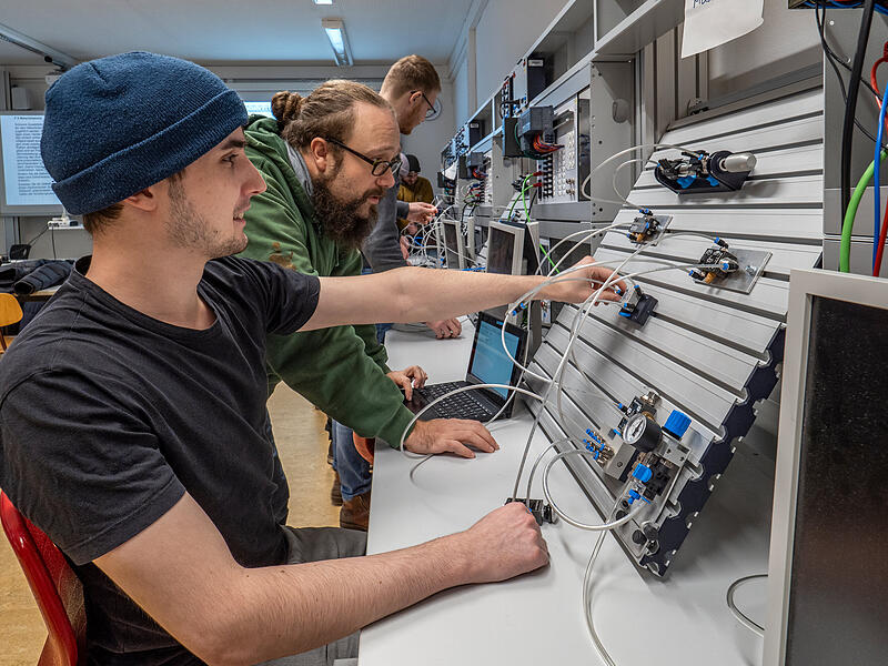Technikerschule ErlangenForchheim & Fränkische Schweiz Technikerschule ErlangenForchheim & Fränkische Schweiz