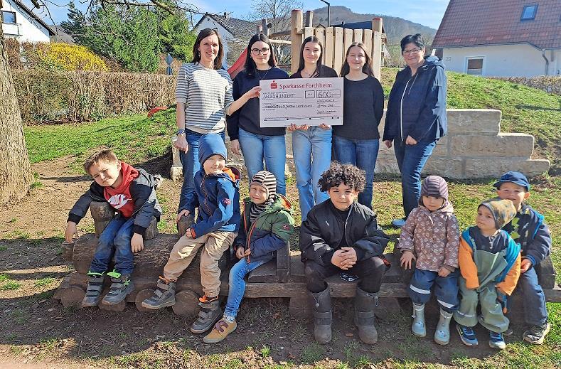 Spenden&uuml;bergabe im Kindergarten St. Jakobus in Leutenbach.