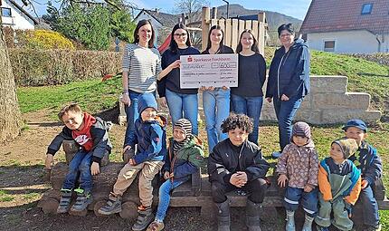 Spenden&uuml;bergabe im Kindergarten St. Jakobus in Leutenbach.