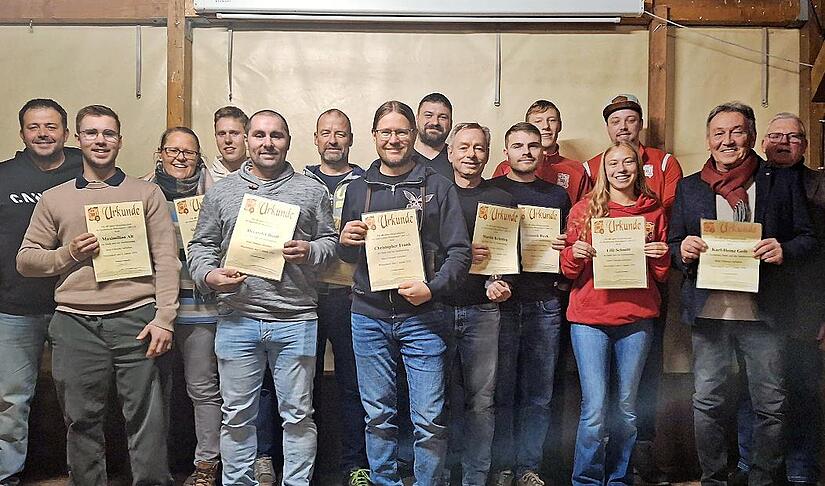 Die Jubilare mit dem Laudator Fredy Wittmann (rechts hinten).