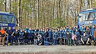 Die Helferinnen und Helfer des THW nach getaner Arbeit im Steigerwald.