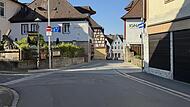 Die Einbahnstraßen-Regelung in Am Steinweg in Richtung Süden in Herzogenaurach soll dauerhaft erhalten bleiben.
