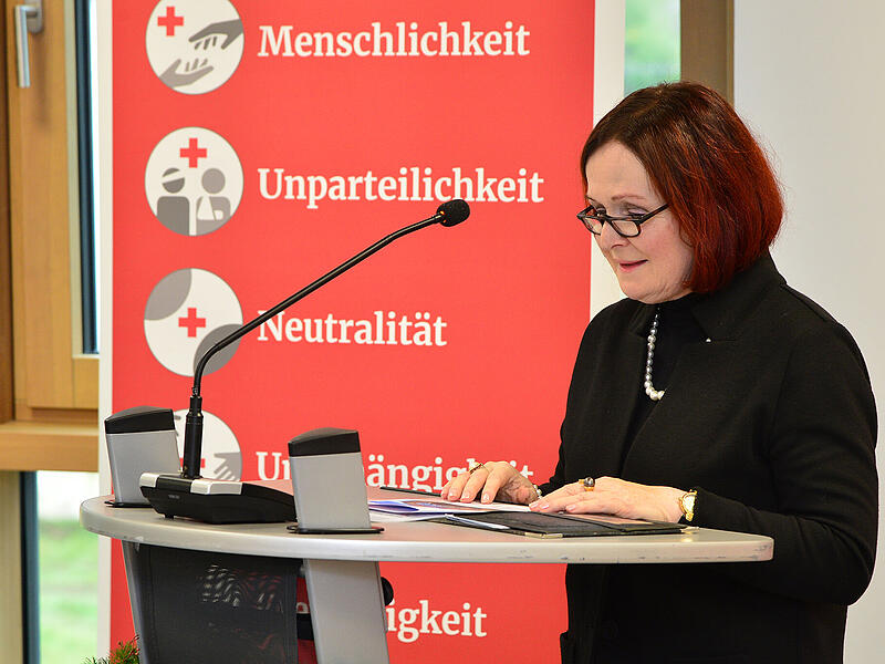 Einweihung Bildungs- und Begegnungszentrum des Bayerischen Roten Kreuzes Stadtsteinach Landesynodalin Christina Flauder.