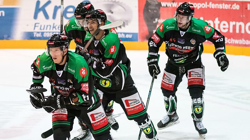 Jannik Herm,  Michail Guft-Sokolov und Austin Albrecht (von links) sind gegen Peiting und Lindau gefordert.