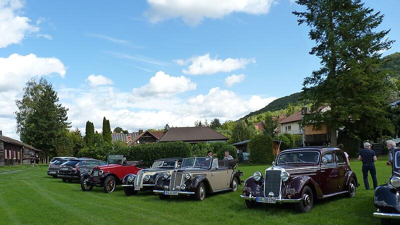 Oldtimerausfahrt mit VorkriegsoldtimernOldtimerausfahrt mit Vorkriegsoldtimern