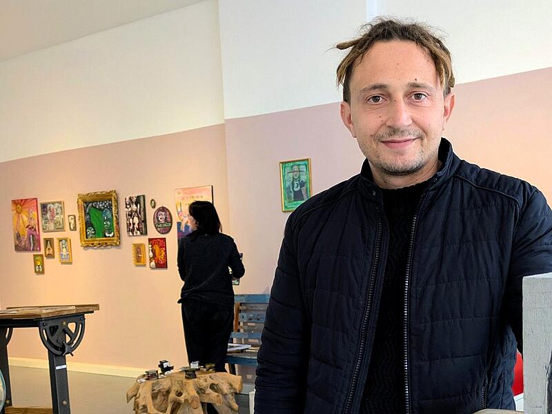 Kilian Hoock in seiner neuen Galerie „Kunst Design Bamberg“ in der Luitpoldstraße.
