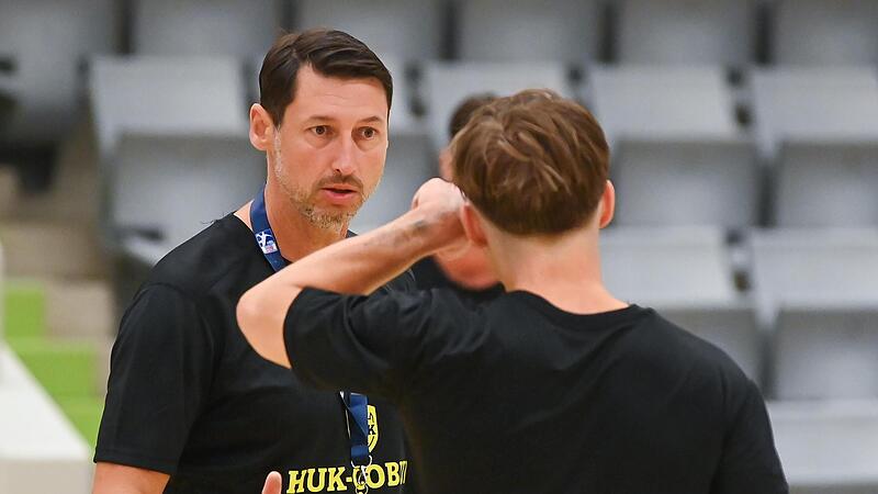 HSC-Cheftrainer Anel Mahmutefendic sieht in dem Erstrunden-Pokalspiel gegen den TV Gelnhausen einen ernstzunehmenden Härtetest. HSC-Cheftrainer Anel Mahmutefendic sieht in dem Erstrunden-Pokalspiel gegen den TV Gelnhausen einen ernstzunehmenden Härtetest.