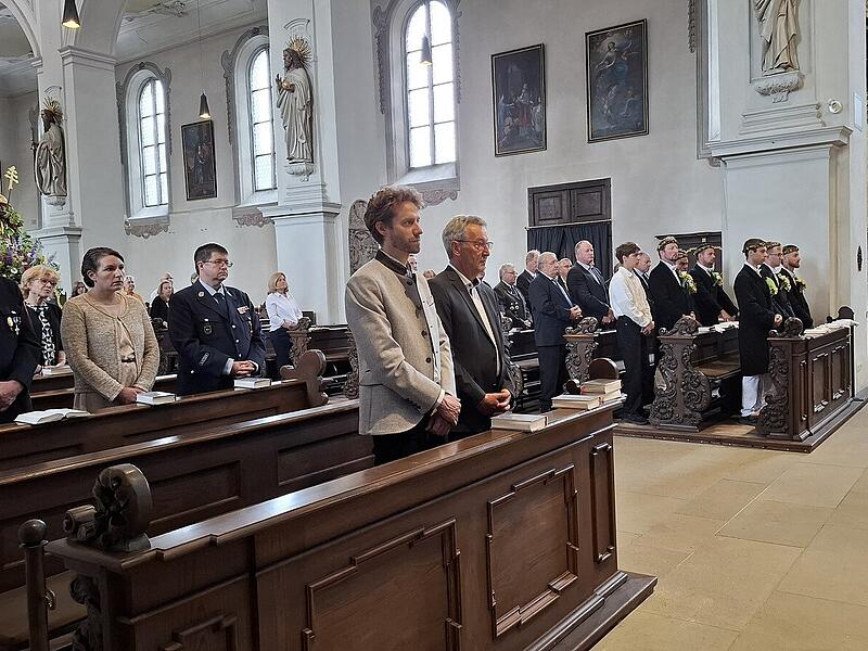 Urbaniprozession in Bamberg Die vordersten Reihen in der Oberen Pfarre blieben bis auf OB Sebastian Niedermaier und Organisator Gerhard Metzner leer. Bei der Urbaniprozession ließen sich keine weiteren Bamberger Stadträte blicken.