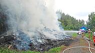 Bei dem Waldbrand in den Ha&szlig;bergen waren etwa 50 Feuerwehrkr&auml;fte, das Technische Hilfswerk und das Rote Kreuz im Einsatz. Feuerwehr Ha&szlig;furt