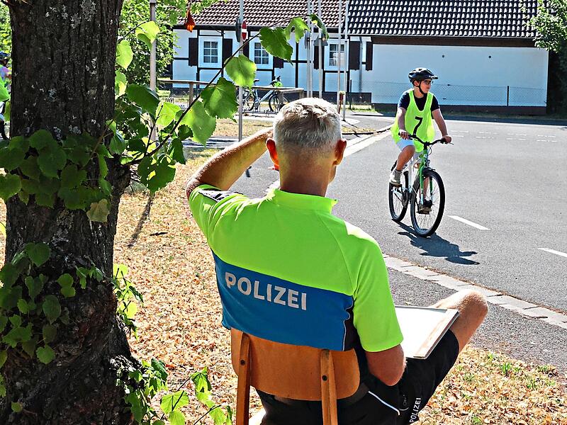 Hauptkommissar Ralf Maisel schaute ganz genau hin. Ihm entging kein Fehler. Hauptkommissar Ralf Maisel schaute ganz genau hin. Ihm entging kein Fehler.