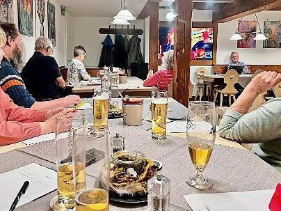 Im Gasthaus Sponsel wurden drei Kurzfilme gezeigt. Im Anschluss sollten mehrere Fragen beantwortet werden. Im Gasthaus Sponsel wurden drei Kurzfilme gezeigt. Im Anschluss sollten mehrere Fragen beantwortet werden.