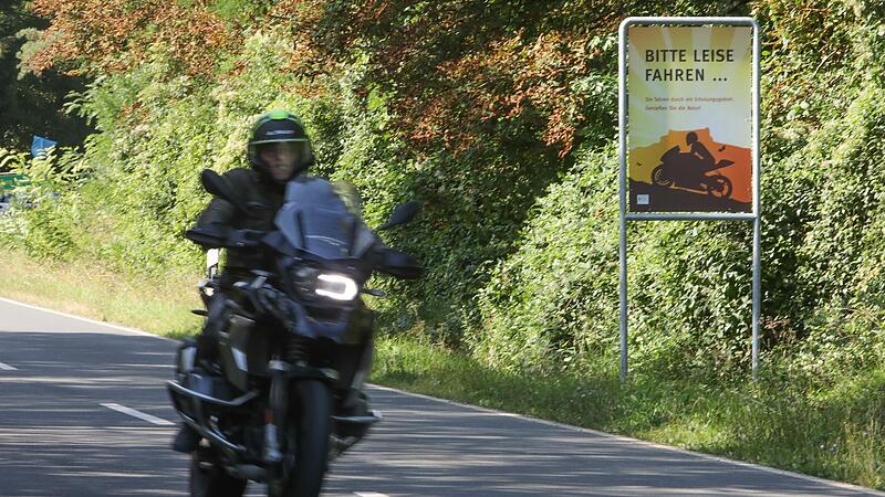 Auf der Strecke   hinauf zum Feuerstein ist es ruhiger geworden.     Das  Aufstellen der Schilder und die Kontrollen der Polizei zeigen  momentan Wirkung.Forchheim & Fränkische Schweiz