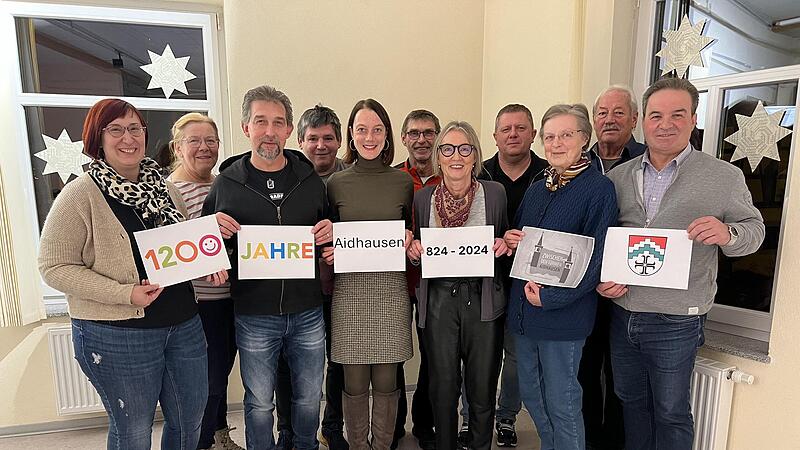 Bew&auml;hrte Rollenverteilung  im Festkomitee (von links): Kathrin Friedel (Caritas Kindergarten St. Johannes), Elisabeth G&ouml;ller  (evangelische Pfarrei), Uwe B&ouml;ttcher  (Verein Motorradfreunde), Fred Kaiser (Inhaber der gleichnamigen Metzgerei), Johann...