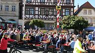 Die Direktvermarktermeile auf dem Eberner Marktplatz lockte viele Besucher an.   Regionale Produkte standen im Mittelpunkt der Veranstaltung auf dem Marktplatz in Ebern.