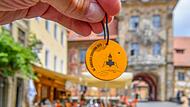 Dieses Festabzeichen mit Raumschiff-Motiv wurde 2019 bei der letzten Sandkerwa verkauft – leider deckte sich nur ein Bruchteil der Kerwabesucher damit ein.