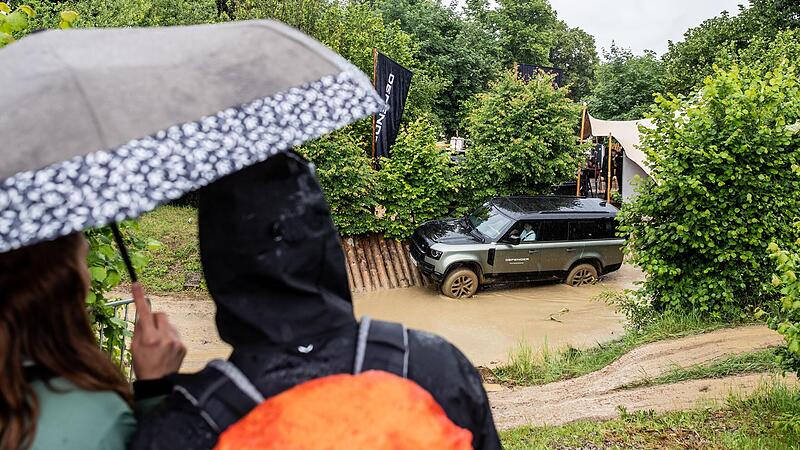 Ihre Offroad-Tauglichkeit bewiesen die Fahrzeuge auf der &bdquo;Abenteuer & Allrad&ldquo;.