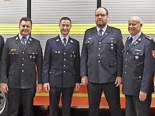 Unser Bild zeigt Bürgermeister Armin Warmuth, Manuel Wurst, Sebastian Emmert, Michael Ohmert, Walter Emmert sowie Kreisbrandrat Markus Ullrich. Unser Bild zeigt Bürgermeister Armin Warmuth, Manuel Wurst, Sebastian Emmert, Michael Ohmert, Walter Emmert sowie Kreisbrandrat Markus Ullrich.