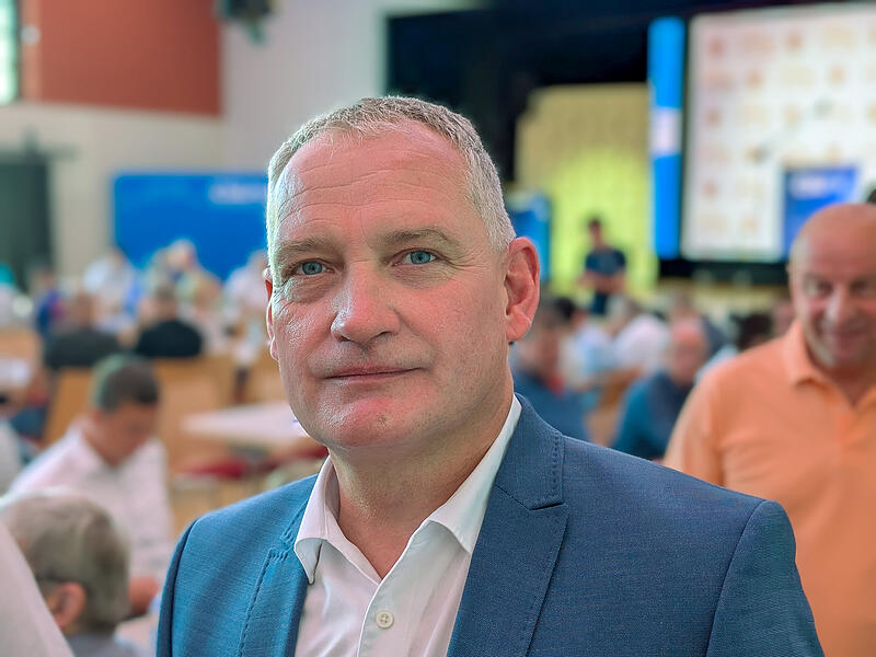 Neben seiner Arbeit als Kreisbrandrat steckt Oliver Flake nun auch mitten im Wahlkampf um den Landratsposten im Landkreis Forchheim.