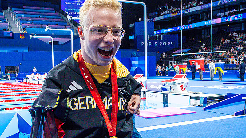 Raus mit der Freude: Josia Topf freut sich über seine Goldmedaille.
