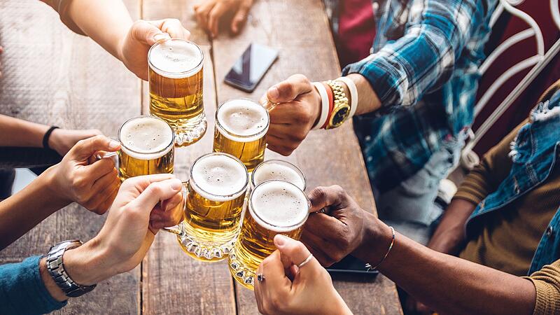 StärkeantrinkenKommunbräu feiert Heiligen Frühschoppen