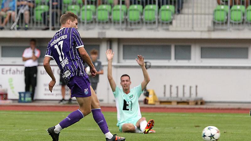 Der Gegner reklamiert, aber Bj&ouml;rn Sch&ouml;nwiesner beh&auml;lt die Nerven: In der 40. Minute traf der Neuzugang zur 1:0-F&uuml;hrung gegen die DJK Ammerthal und legte mit seinem Tor den Grundstein f&uuml;r den am Ende nervenaufreibenden 3:2-Sieg im Bayernliga-Topspi...