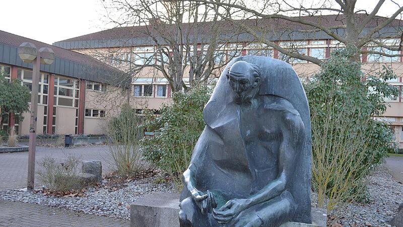 Für den Ersatzneubau des Hammelburger Gymnasiums soll nun der Förderantrag an die Regierung von Unterfranken gehen. Für den Ersatzneubau des Hammelburger Gymnasiums soll nun der Förderantrag an die Regierung von Unterfranken gehen.
