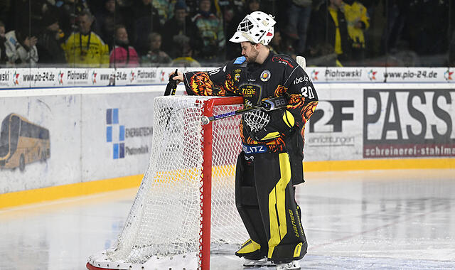 Sport Eishockey Saison 2025 / 2026 Oberliga Süd  14. Spieltag am Freitag 31.10.2025 Spielort Kunsteisstadion Bayreuth Spielbeginn 20.00 h onestotigers Bayreuth gegen Erding Gladiators  Endergebnis 5 : 0  (2:0, 1:0, 2:0 ) Maximilian MEIER TW