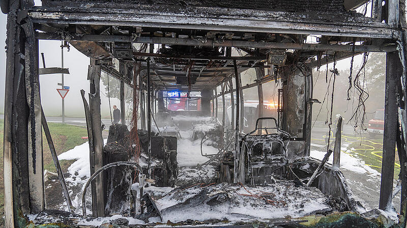 Nach Flammen-Inferno in Hirschaid: Busfahrer dankt Kindern – "waren alle Helden" Nach Flammen-Inferno in Hirschaid: Busfahrer dankt Kindern – "waren alle Helden"