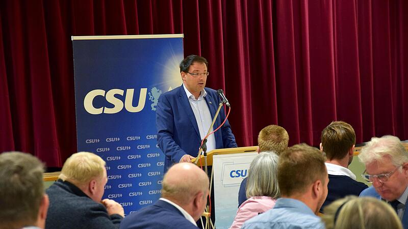 Überwältigender Vertrauensbeweis für Martin Schöffel: Er erhielt bei der Nominierungsversammlung die Stimmen aller Delegierten. Überwältigender Vertrauensbeweis für Martin Schöffel: Er erhielt bei der Nominierungsversammlung die Stimmen aller Delegierten.