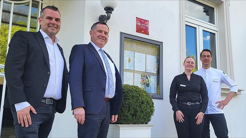 Kaiserhof &uuml;bernimmt Laudensacks: (von links) Anton Schick, Matthias Heid, Rezeptionsleiterin Lena Jopp und Sterne-Koch Frederik Desch