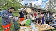 Das Anlegen von Verbänden machte den Kindern sichtlich Spaß und weckte Interesse für das Thema Erste Hilfe.