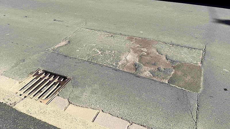 Theresienstraße Bad Kissingen In der Theresienstraße werden Schäden behoben und die Asphaltschicht erneuert.