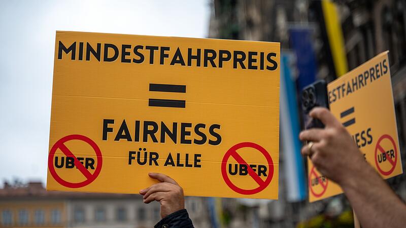 Taxifahrer demonstrieren in München Taxifahrer demonstrieren in München
