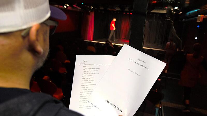 Konzept und Drehbuch stehen, Schauspieler haben sich genug gefunden. Martin Borowski vom Jungen Theater Forchheim fiebert der Premiere des fränkischen Jedermanns entgegen.Forchheim & Fränkische Schweiz Konzept und Drehbuch stehen, Schauspieler haben sich genug gefunden. Martin Borowski vom Jungen Theater Forchheim fiebert der Premiere des fränkischen Jedermanns entgegen.Forchheim & Fränkische Schweiz
