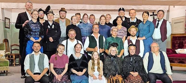 Die Theatergruppe Steinberg bringt drei Lustspiele des „Bauern-Andres“ zur Aufführung. Die Theatergruppe Steinberg bringt drei Lustspiele des „Bauern-Andres“ zur Aufführung.