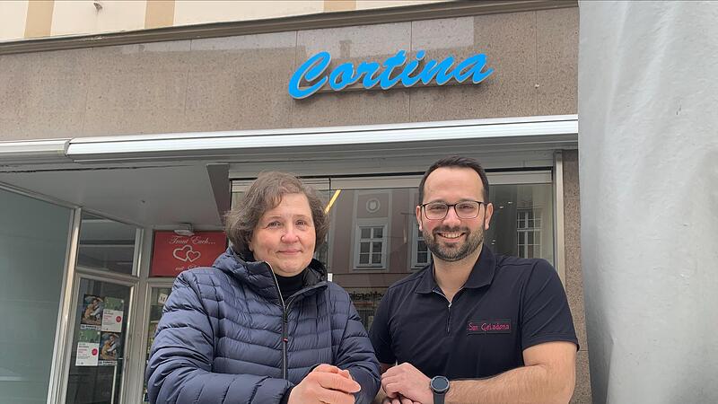 Bianca da Col hat die Eisdiele „Cortina“ in Coburg an Enrico Pizzato übergeben. Bianca da Col hat die Eisdiele „Cortina“ in Coburg an Enrico Pizzato übergeben.