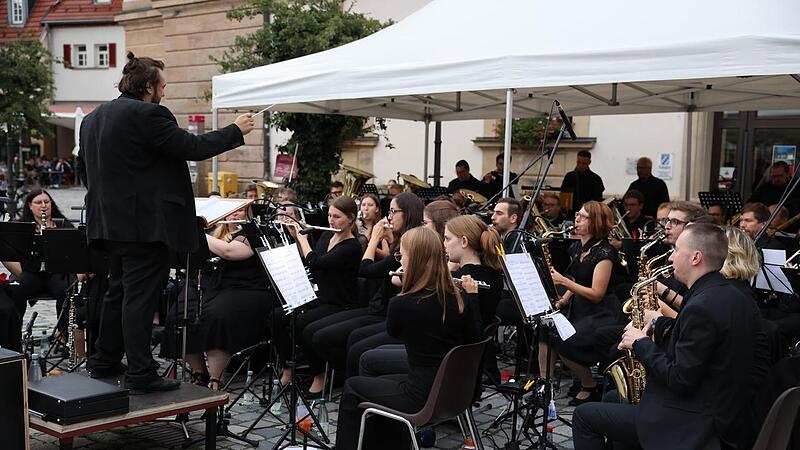 Ob Queen oder Bon Jovi – das sinfonische Orchester des Musikvereins Kasendorf zeigte sich unter der Leitung von Dominik Biedermann in Bestform.
