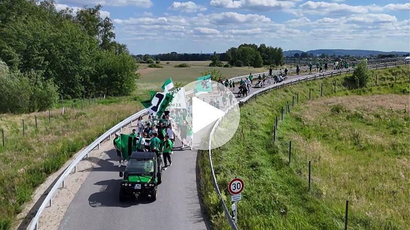 Beim Relegationskracher zwischen dem TSV Breitengüßbach und dem SC Kemmern waren mehr als 2000 Menschen dabei. Wir haben Aufnahmen aus der Luft gemacht.