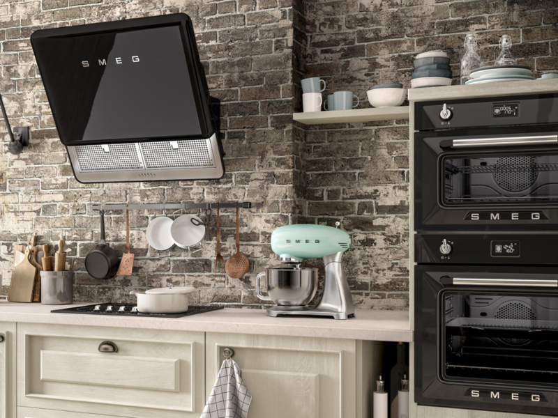 Smeg-Ger&auml;te bei STARKK&uuml;chen 2412