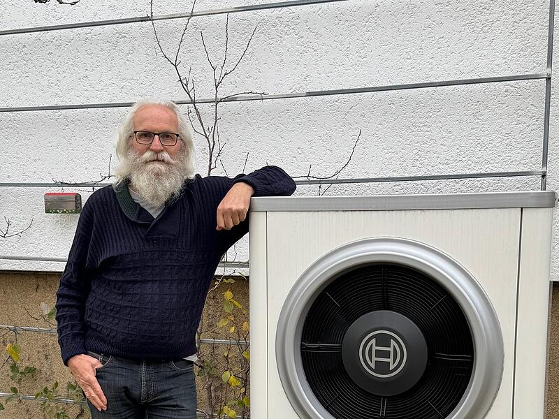 Walter Springmann aus Adelsdorf ist mit seiner Wärmepumpe sehr zufrieden. Walter Springmann aus Adelsdorf ist mit seiner Wärmepumpe sehr zufrieden.