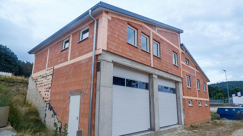 Noch immer im Rohbau befindet sich das Feuerwehrhaus in Weingarts, an dem seit zweieinhalb Jahren gebaut wird.Forchheim & Fr&auml;nkische Schweiz