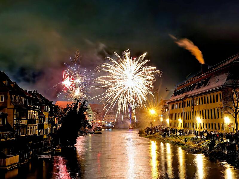 Silvester in Bamberg: Regnitzfeuerwerk