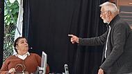 Resi braucht einen neuen Personalausweis. Resi braucht einen neuen Personalausweis.