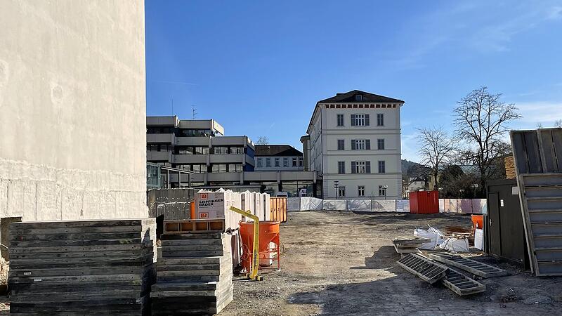 In den kommenden Tagen sollen die Erdarbeiten f&uuml;r das Haupthotelgeb&auml;ude starten.