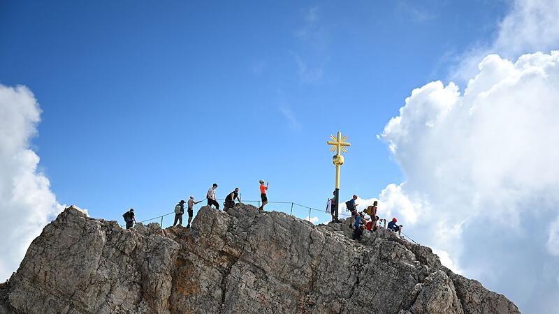 Gipfelkreuz auf der Zugspitze Gipfelkreuz auf der Zugspitze