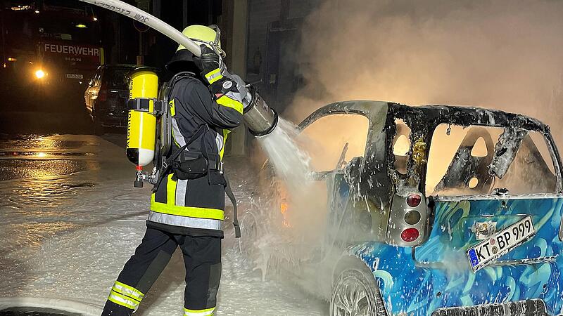In der Nacht auf den 4. Februar 2022 stand das Auto des Kitzinger Bayernpartei-Stadtrats Uwe Hartmann in Flammen.