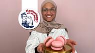 Dena Berk (&bdquo;Creams & Dreams&ldquo;) aus Neustadt bei Coburg pr&auml;sentiert einige ihrer selbst gemachten Macarons.