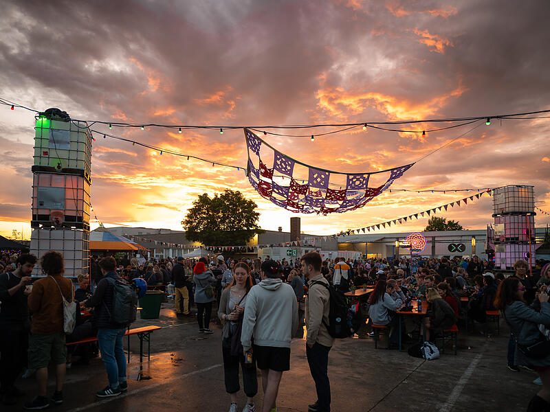 Das Bamberger Kontakt-Festival auf dem ehemaligen Metalluk-Gel&auml;nde in der Ohmstra&szlig;e.